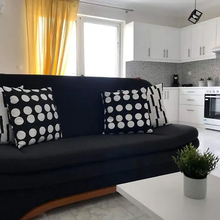 Lilis Apt In Center With Sea View Karpathos Exterior foto