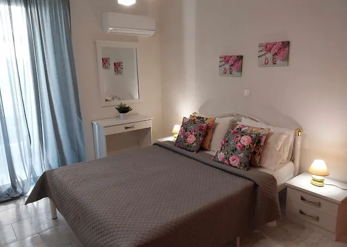 Lilis Apt In Center With Sea View