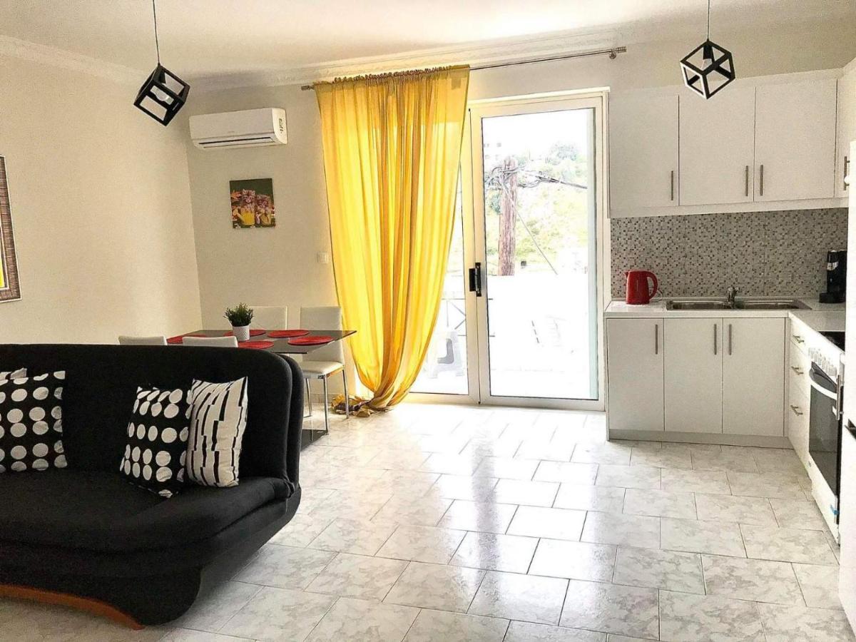 Lilis In Center With Sea View Apartment Karpathos
